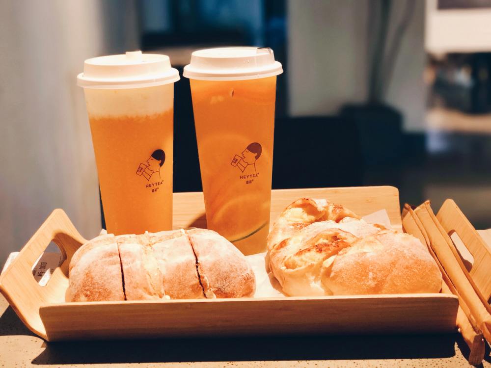 网曝喜茶喝出指套 网红食品卫生问题再引热议