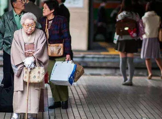 “终身不退休社会”日本拟上调退休年龄至70岁！