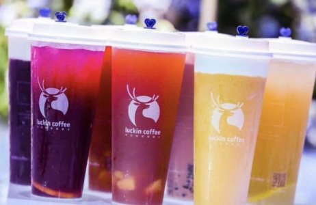 小鹿茶借力瑞辛咖啡在品牌上的炒作，“茶饮行业的第一品牌”梦难成