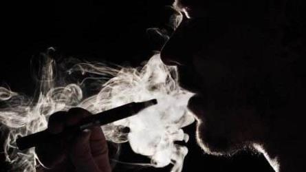 全面网禁电子烟？多平台仍在销售 顺灏股份开盘暴跌4%