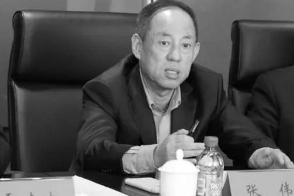 锦州银行原董事长张伟离世：曾试图外逃美国,最新财报巨亏超50亿