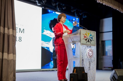 赖彩云感谢所有与会人员的付出 宣布今年运动医疗论坛推迟举行