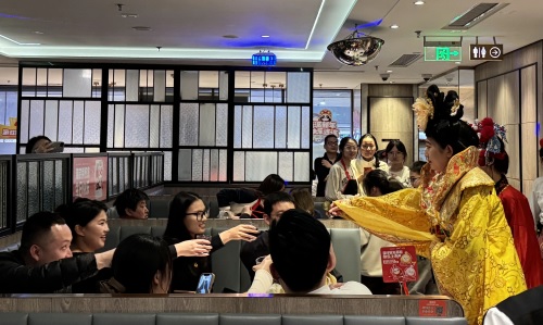 海底捞火锅春节再现消费热潮，假期前7天客流超千万
