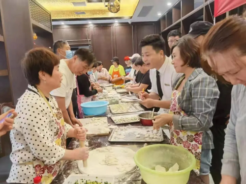 中奥物业为海南一小区业主举办饺子家宴迎2021春节