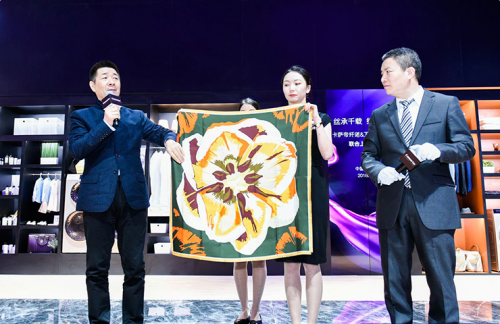 万事利：推动中国文化走出去