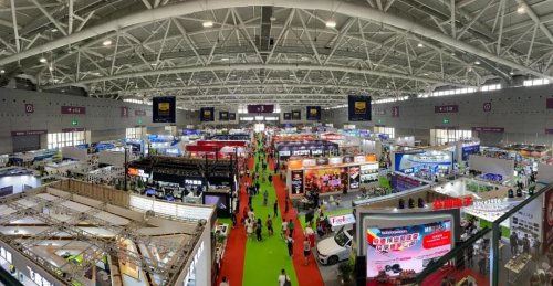 引发行业革新浪潮！智达盛世SENZA油氢混动产品九州汽车生态展惊艳亮相