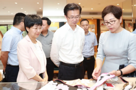 走亲连心三服务 上城区委书记刘颖一行走进万事利集团